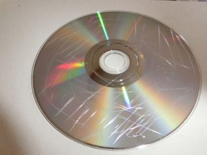 DVDの傷を修復する簡単な方法をご紹介！ | COMX.SPACE